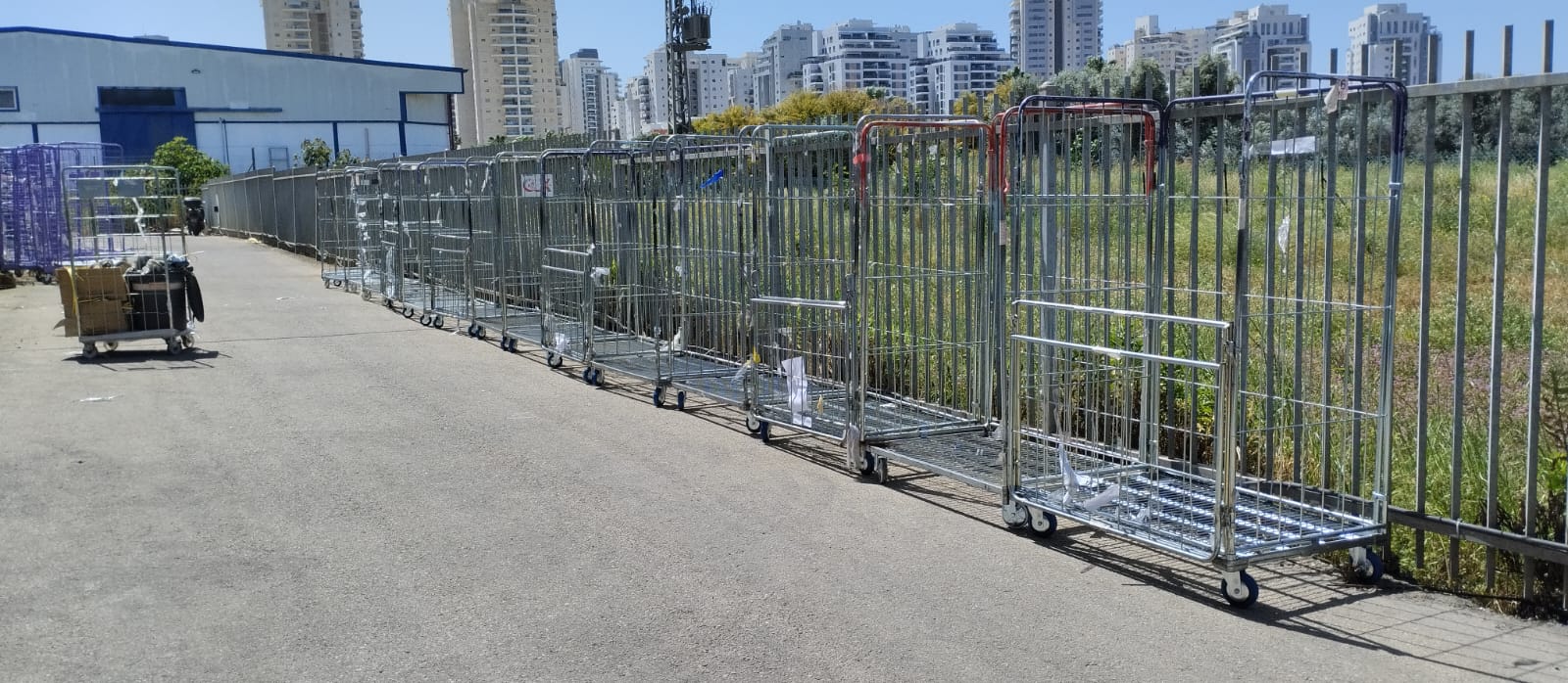 כלובים — תצוגה 3